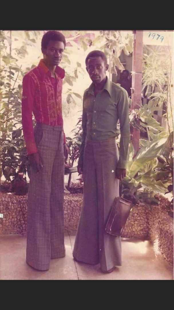 dalaicham's tweet photo. Nèg sa yo fè m panse a istwa Mabouya ak Ti Masèl 😃
Ti Masèl ak Mabouya se te nèg ki te pi bwòdè nan pòtoprens, yo te konn arive bay blokis zòn Kanapevè nan travèse lari sèlman. 45 minit konn twò piti pou yo travèse 😆
#RetroSection ⚫️⚪️ https://t.co/mRiWgxioBD