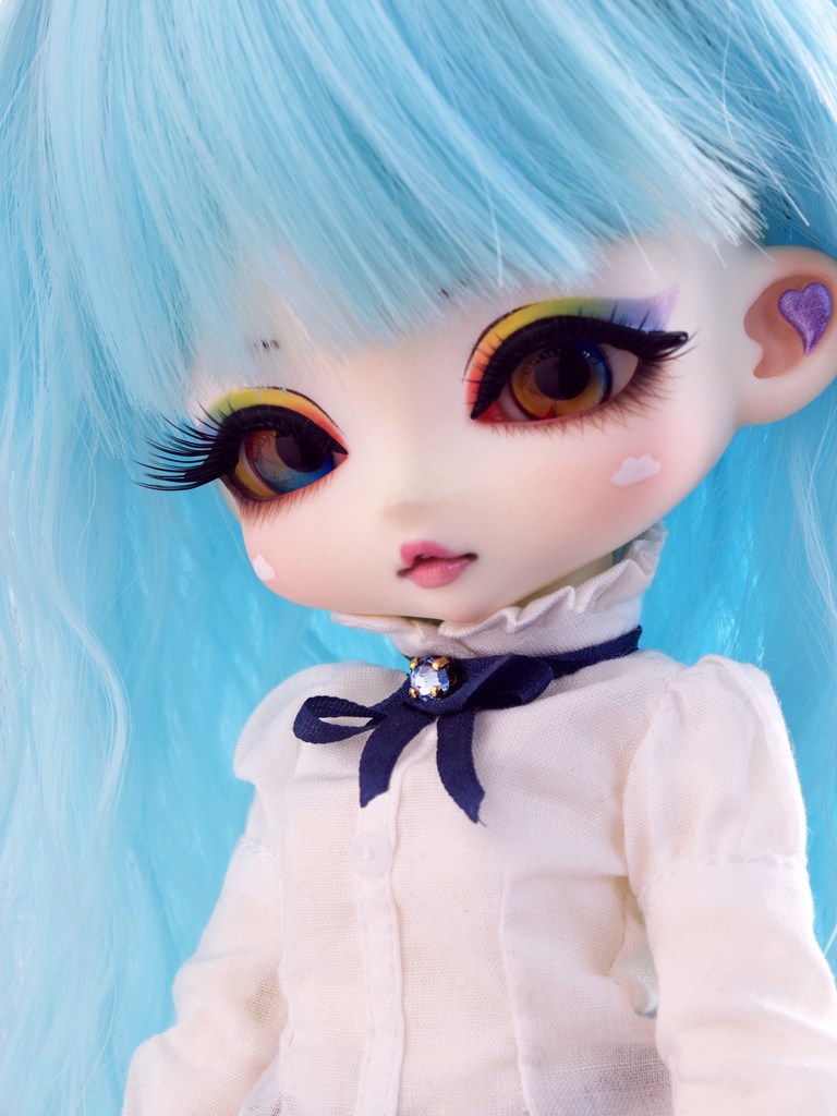 plasticdumpling's tweet photo. 🌈 rainbow child 🌈⁠

Monroe is still one of my favorite dollies and her blue hair is sets a beautiful sky for her rainbow eyes.  ⁠

#kinokojuice https://t.co/WhmrbLRxGF