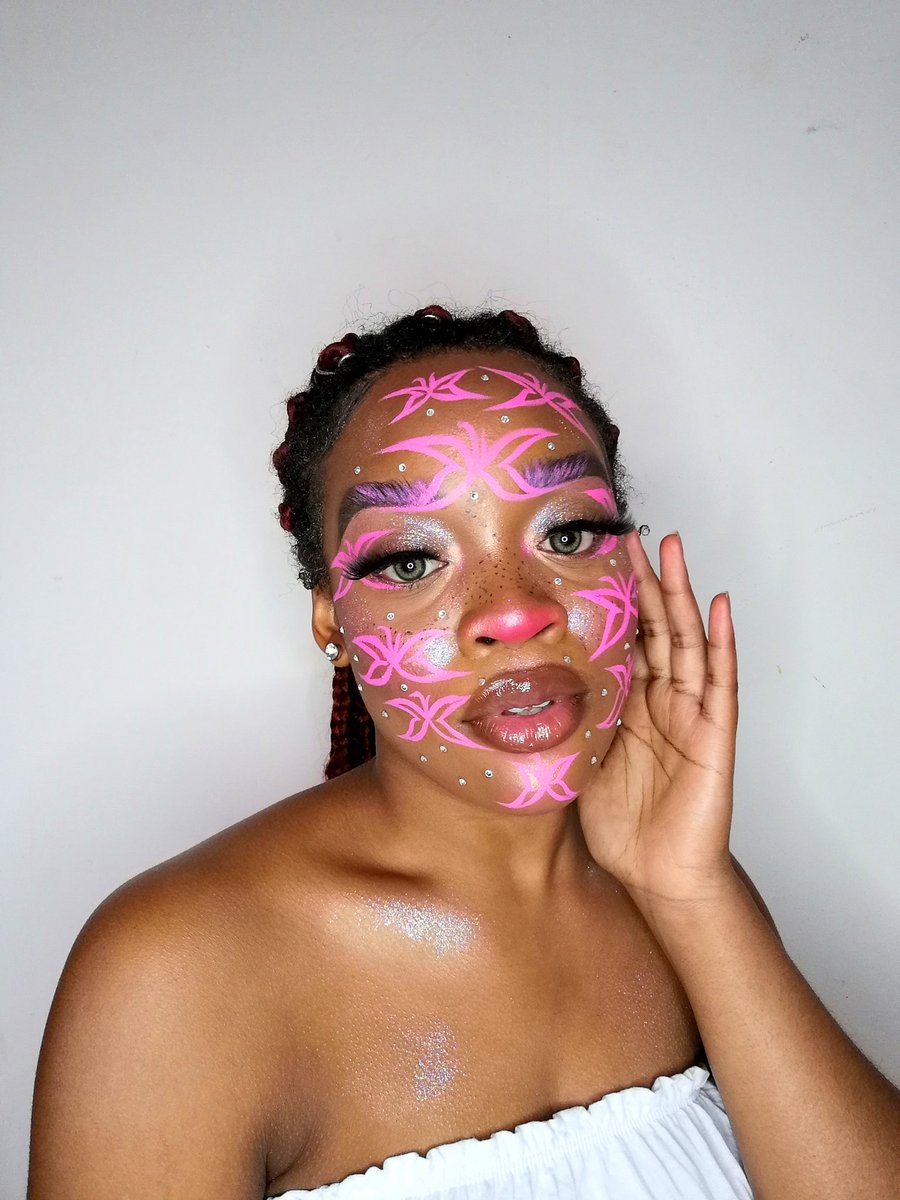 JanelleSWayland's tweet photo. @LUNARSKIESCOSM https://t.co/YeiQpPnyjP
IG: @jjennamakeup

Also check out @MissPoppyLocks @palliddahl @PaigeEMUA @citmartinezz @adelesmakeup @aliyqhmua @imanimclaren https://t.co/pysLNZabHc