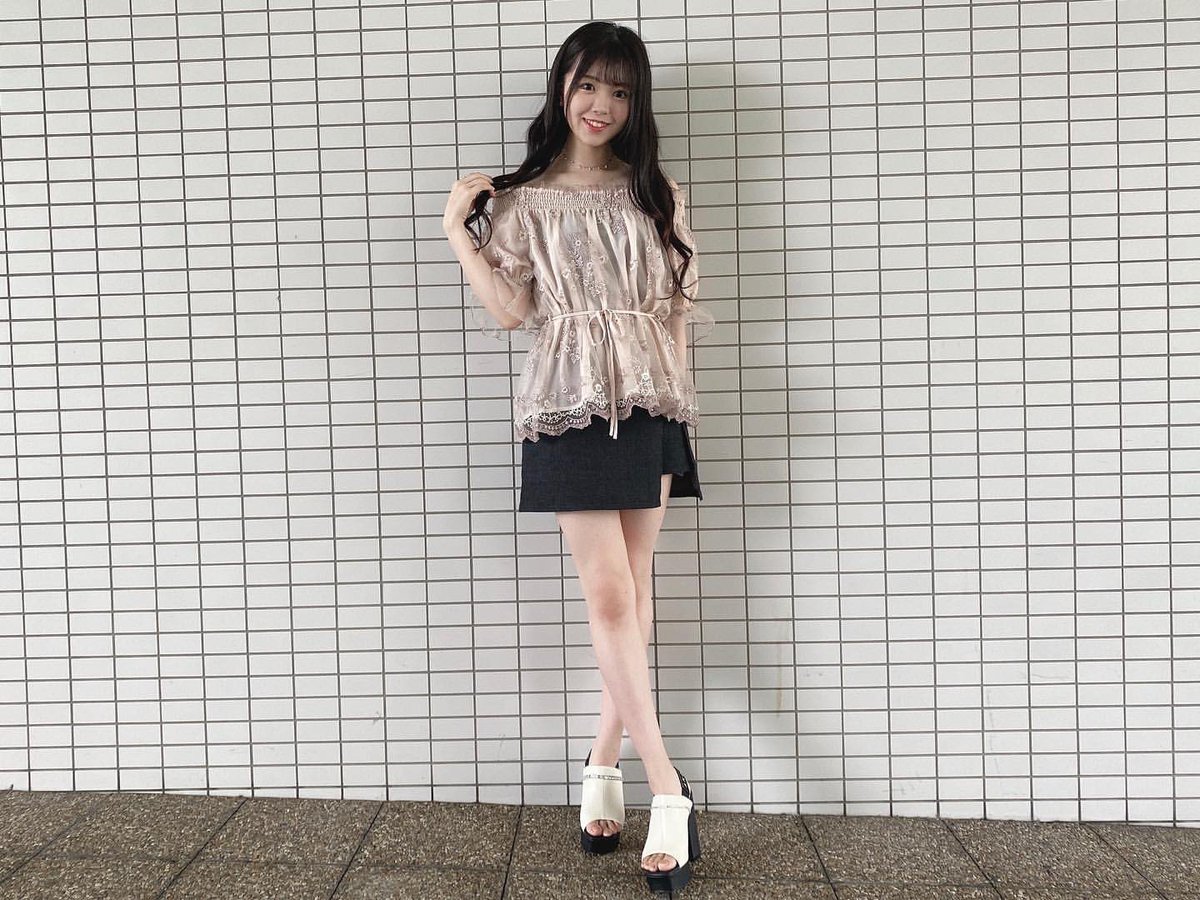 mayou48's tweet photo. #NMB48 の #貞野遥香 さんは #ANDGEEBEE 公式モデルか？っていうくらい #ANGB 大好き🧡で、いっぱい持ってます👚👗👠👜🎒👒

 #TGC出演希望
#ANDGEEBEE公式モデルも希望w https://t.co/zCTbd6cEnk