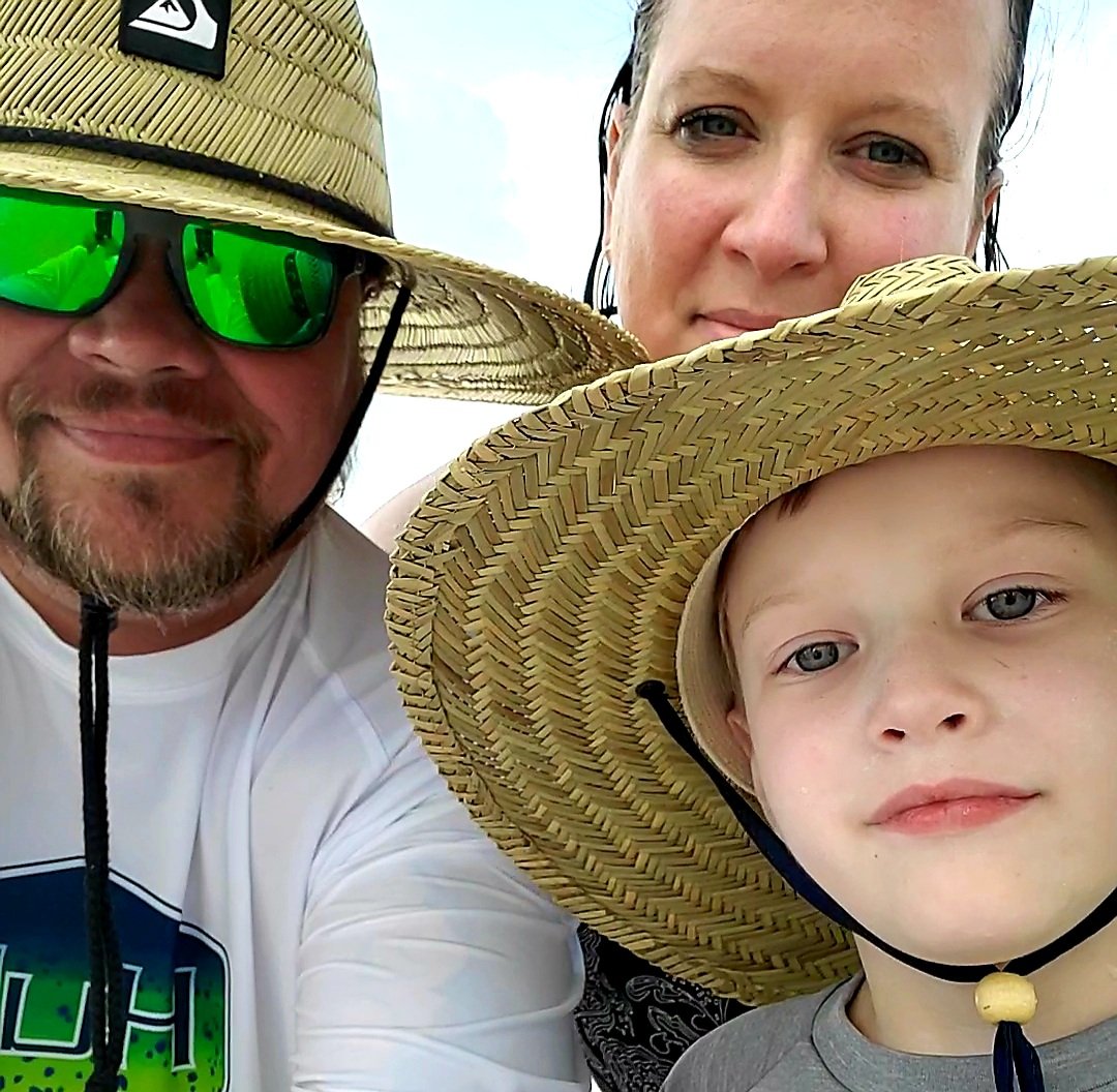bsballcoach_sjc's tweet photo. Tickled our toes in the Gulf of Mexico today! #WV #Floriduh #treasureisland #gulfofmexico #baseballlife #baseballcoachlife #familyvacation #family https://t.co/LJJisrTx5N