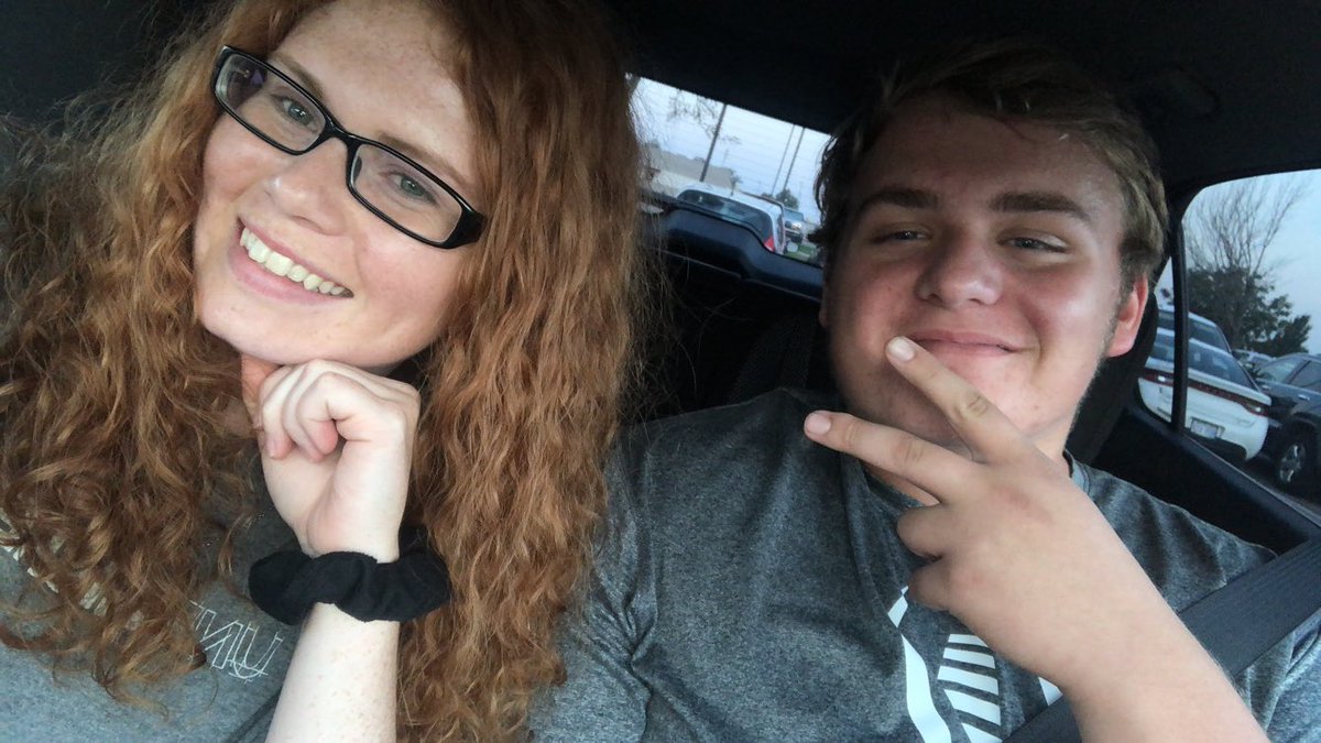 smsokoll's tweet photo. HAPPY BIRTHDAY TO MY BEST FRIEND!!!🎉🎊🎉🎊 i hope you have the bestest 19th birthday ever! i appreciate having you in my life! i wish you the very best in SD, you’re going to do great things there!!! https://t.co/eUM0WUN9QH