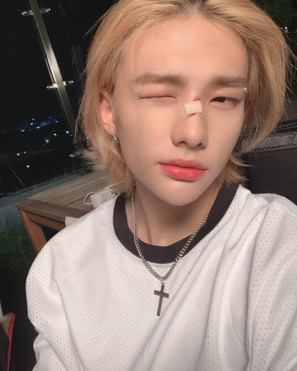 StrayKidsArgFC's tweet photo. 📸[INSTA] 200712 #Hyunjin

"Fiesta de selcas después de un tiempo #straykids #Lovestay #Inmerso #EnLanoche #Solo #Entonces #ExtrañoAstay"

Cr: RealStrayKids 
Trad Eng: @/StrayKidsGlobal
Trad Esp: StrayKidsArg
Stray Kids Make Us Stay Argentina
[@Stray_Kids #스트레이키즈 ] https://t.co/WeMgmbKXmQ
