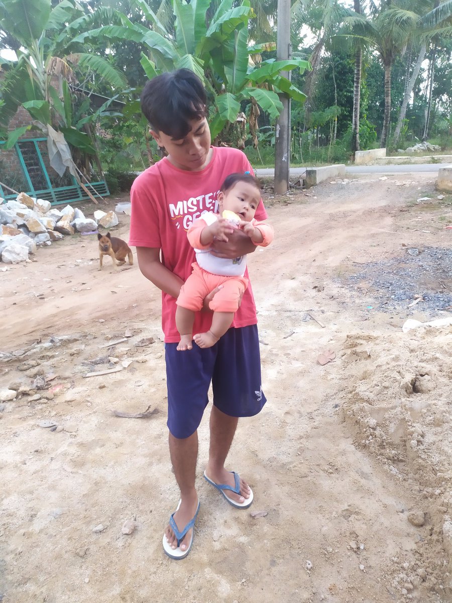 DavinMartinus's tweet photo. Dah lah sekolah ga masuk masuk...-_- ngurus anak sek 😭 https://t.co/O6gDZlHLUx