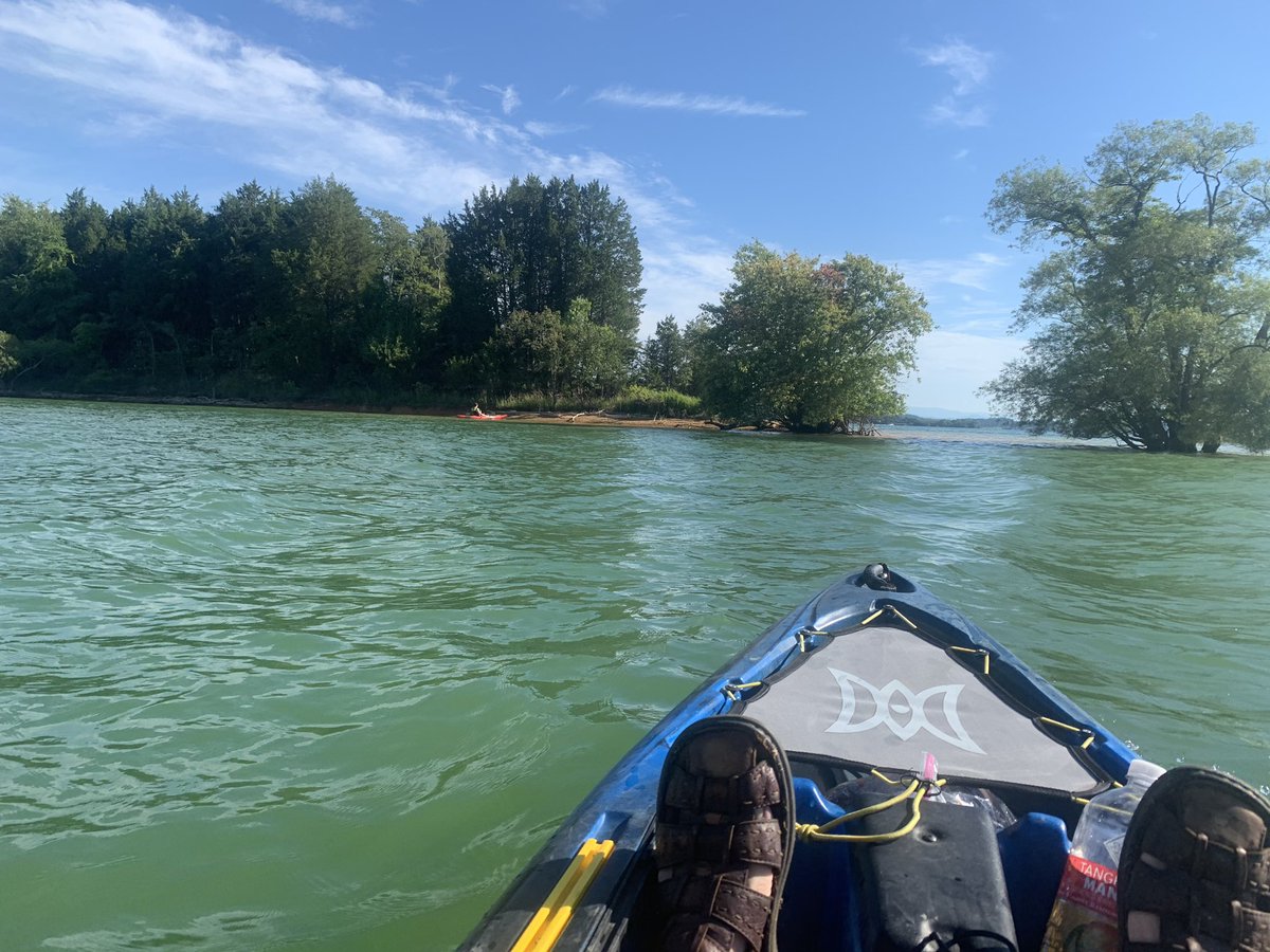 djluckymd's tweet photo. Finding my #islandtime this afternoon.  Is that a question mark or a seahorse in the sky? #lakehairdontcare https://t.co/0DgyBQVNP9