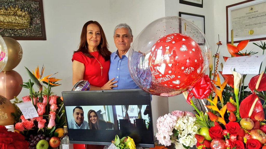 Pedromanosalvar's tweet photo. Hoy cumple años mi madre bella, "Doña Martha o la profe Martha".
Celebrar sus cumpleaños, significa recordar con gratitud y amor los años que ha dedicado a que su familia sea feliz y Arauca sea un mejor lugar para las niñas y niños.
Te amo❣
#12Julio 
@martharincone https://t.co/NEfHcJO6JX