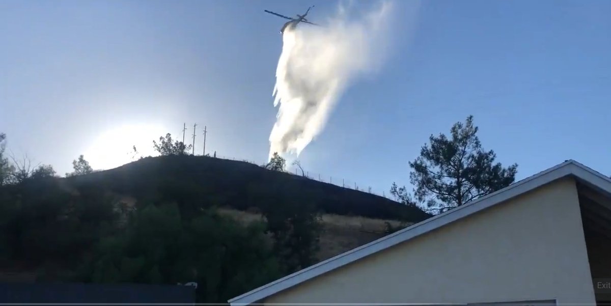Otalia69's tweet photo. @VCFD_PIO @SimiValleyPD @VCFD #thankyouforyourservice 🚒 #staysafe ♥️ #CochranFire #SimiValley #fireseason #CAFires  🔥 https://t.co/oQhq1JIJOT