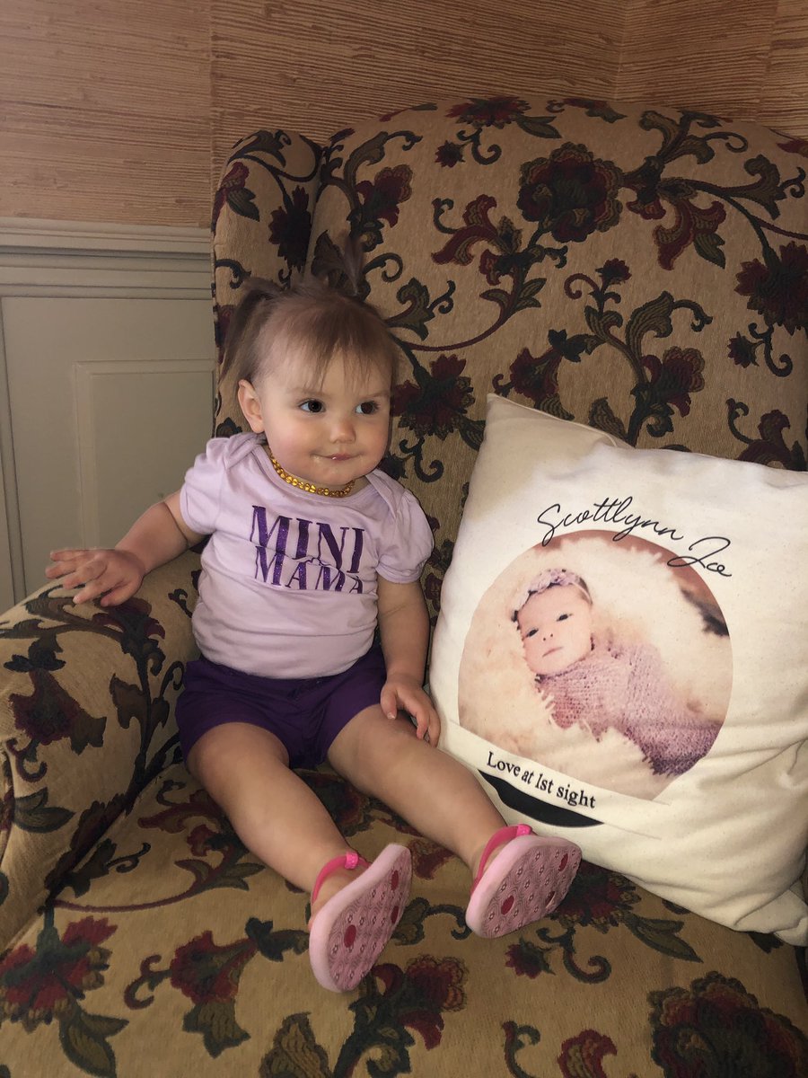 Marion_Sarah18's tweet image. Life update:

I manage a #1 corporate coffee shop☕️
I single parent like a badass👩‍👧
I just bought my daughter her first furry friend🐶
My car is paid off🚘
Oh yeah, and I just bought my OWN house. By MYSELF🏡

Oh, and I’m 20. 

#WorkHard
#MomLife
#HeIsGOOD
#Scottlynn1
#Luna6wks