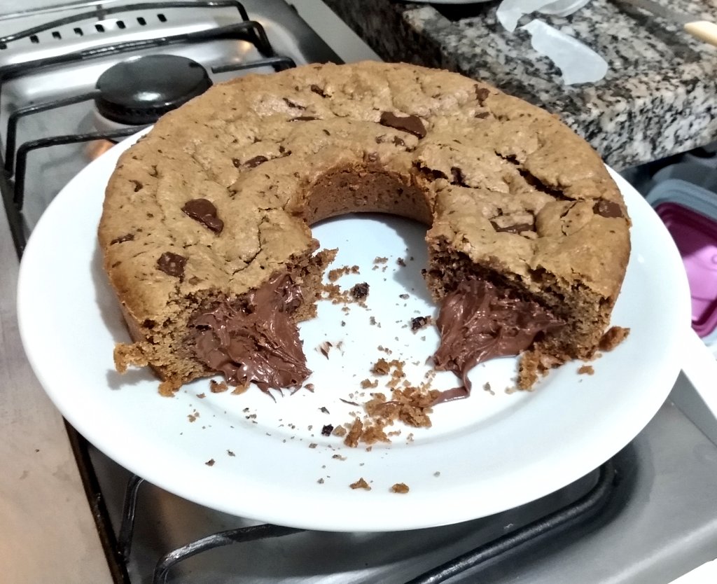 torta de cookie recheada com nutella