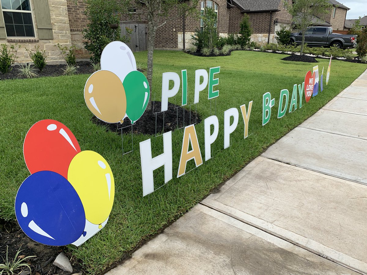 gmuyshondt's tweet photo. Pipe cumple 7 años el 10 de Agosto, pero se lo celebramos hoy.

Fue un día especial, maravilloso.  Logró levantarse un par de veces y sintió el cariño de siempre.

Recuerdos para toda una vida.
#TodosSomosPipe https://t.co/YomHObMP56