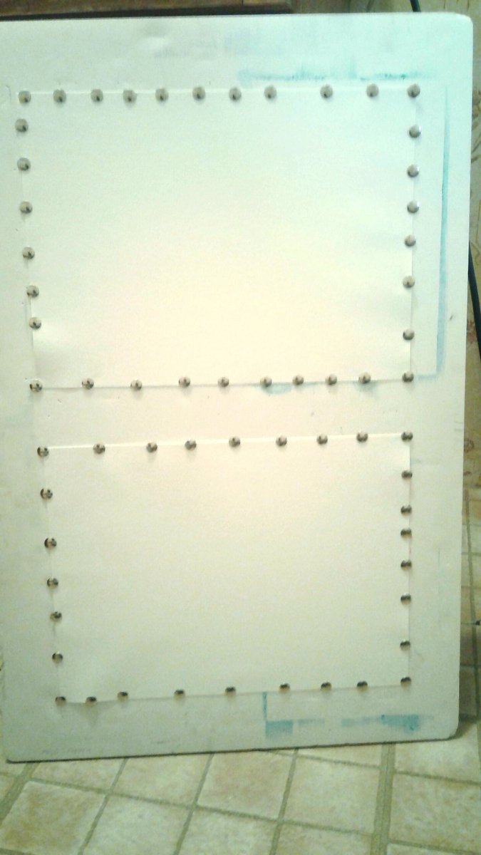 BertrandMaegan's tweet photo. I've started using steel tacks to stretch #watercolor paper instead of staples, there's way less waste. It's not a perfect system, but it's definitely an improvement, ya'll 😊😁🖌🎨!!! #watercolorpainting #artistsontwitter #artsetup #itsthenewthing #art https://t.co/uZNY7R8qPg