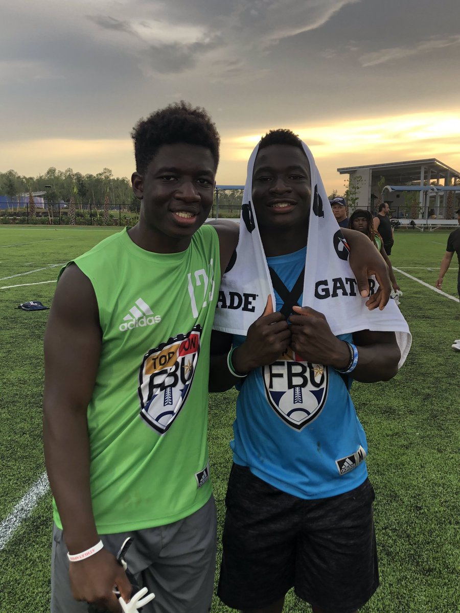 DavidsonGideon's tweet photo. Fun weekend in Naples at FBU Top Gun with my brother and trip mates. #kidfit #austinrose #jebmoon #brady #lca https://t.co/AXJNeJWTsd