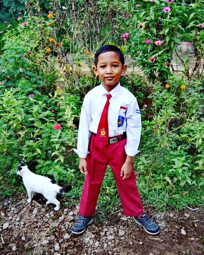 Tiwas tangi gasik, adus, jungkatan ro sragaman njut budhal, jebul sekolahane ijih prei.😂😂😂😂
.
#keluargapakaud 
#rindusekolah
#kementrianpendidikan