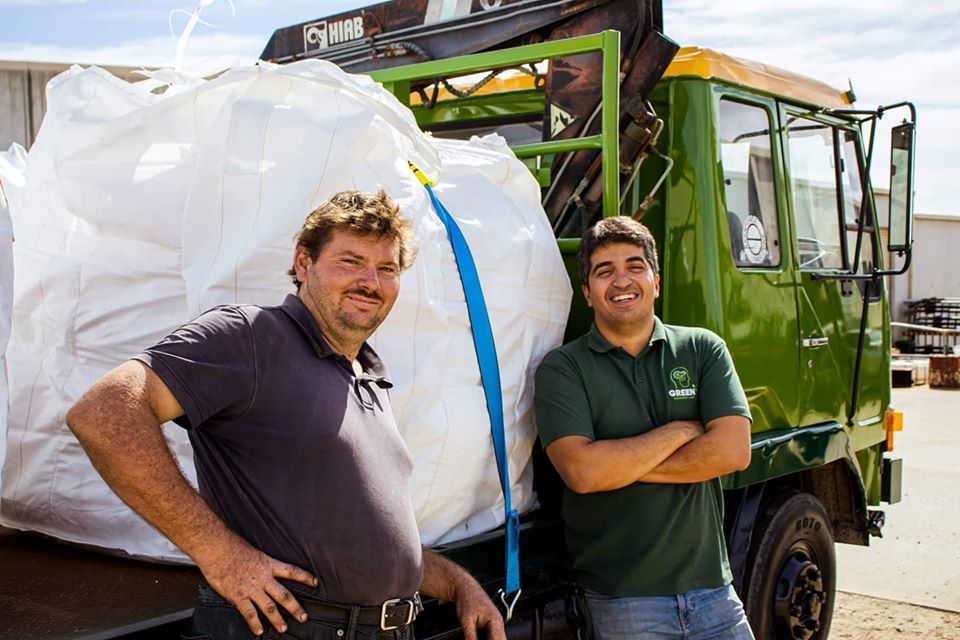LabMachines's tweet photo. Hey guys! We are sure you have seen it in the streets or through our social media before, but we have completely forgotten to introduce it to you adequately... Please meet our baby, the Bin Mobile!

This awesome transformation is thanks to our good friend Duaine! https://t.co/2w2YCceeAE