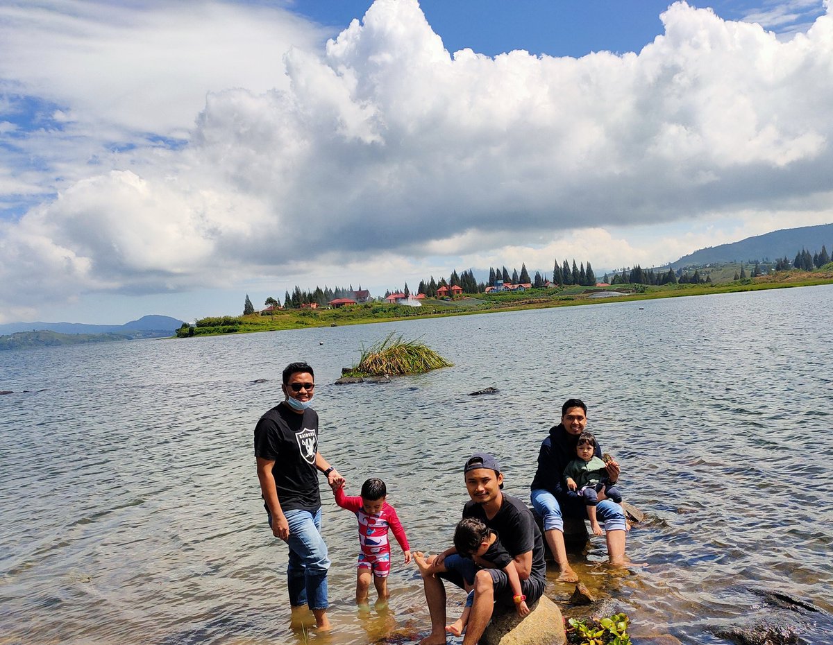 edosetyaa's tweet photo. The Father 

Loc: Danau Diateh
Alahan Panjang, West Sumatera https://t.co/nJKuKlymXH