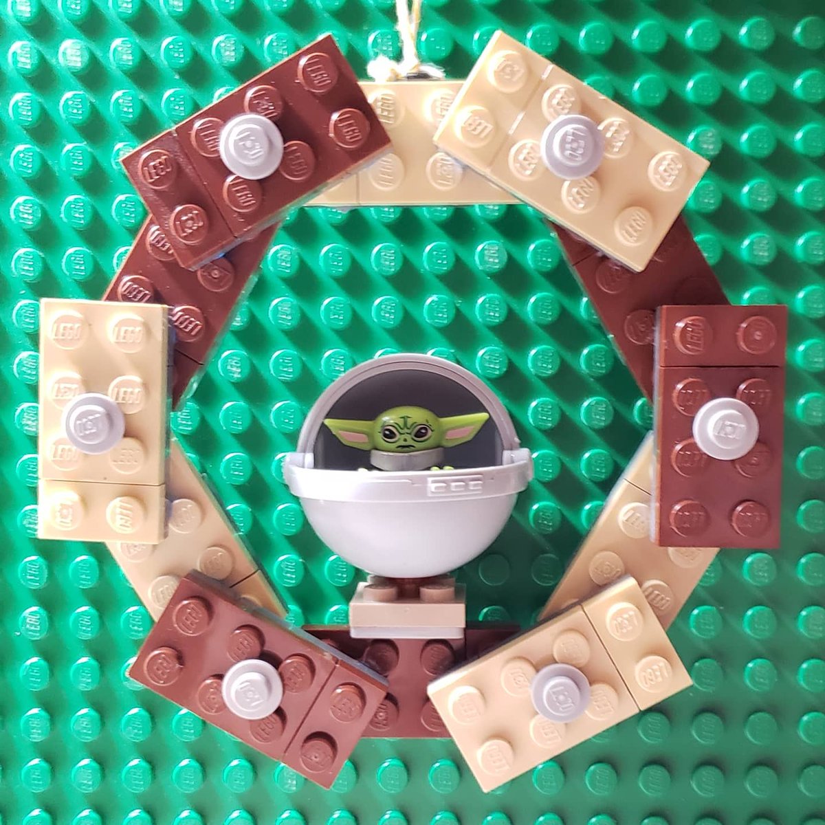 ArtsySAHD's tweet photo. The Child, or Baby Yoda from The Mandalorian ornaments. #lego #legoish #StarWars #mandalorian #thechild #babyyoda #christmas #holiday https://t.co/Uxkxmtc6EF