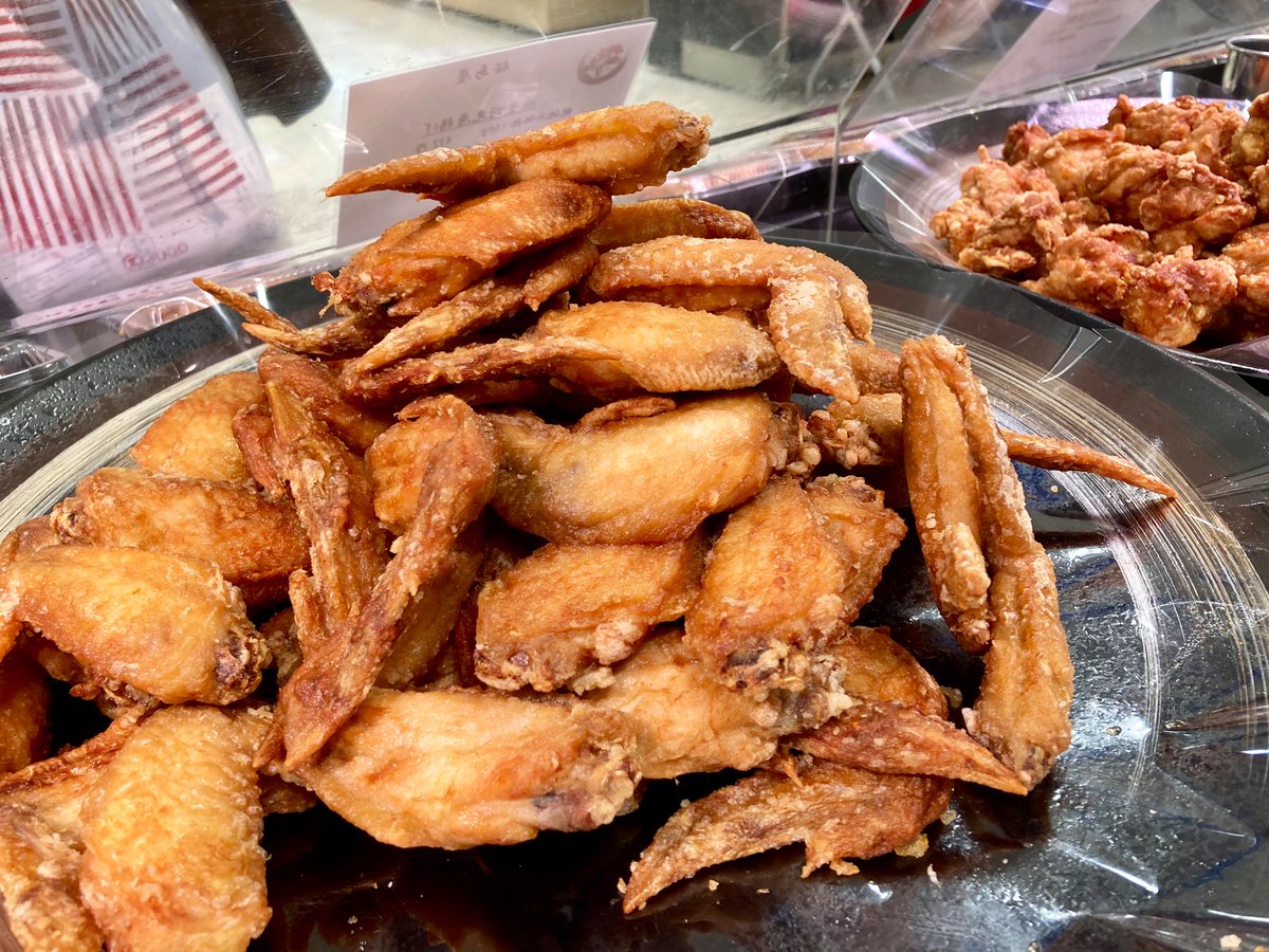 広島の百貨店 福屋のフックン 鹿児島のブランド鶏 いずみどり を使用した唐揚げに手羽先 炭火焼 噛めば噛むほど旨みがお口にひろがります お弁当もご用意しています 八丁堀本店 地階 中央催事売場 7 15 水 まで 桜島屋 からあげ