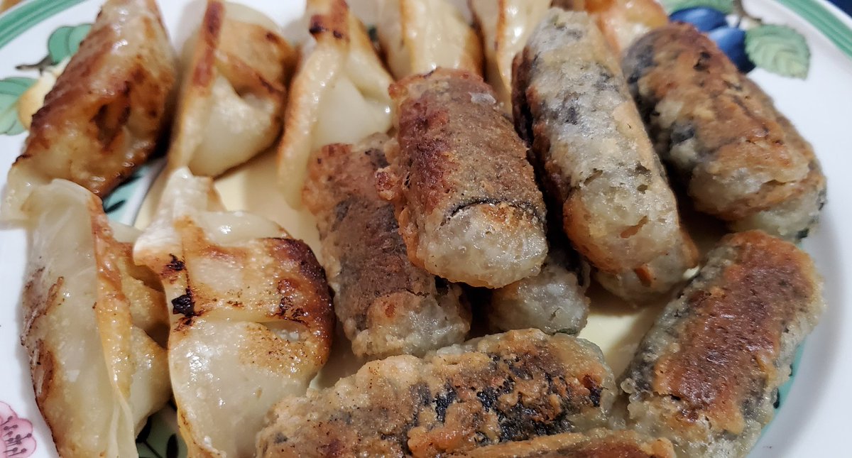 DrOMD's tweet image. 주말 동안의 먹방들. 주말에는 조카가 먹고 싶은거 위주로 만들어서 먹기. 치킨만 배달해서 먹었네.🙂🙃 #WeekendMeals🍽