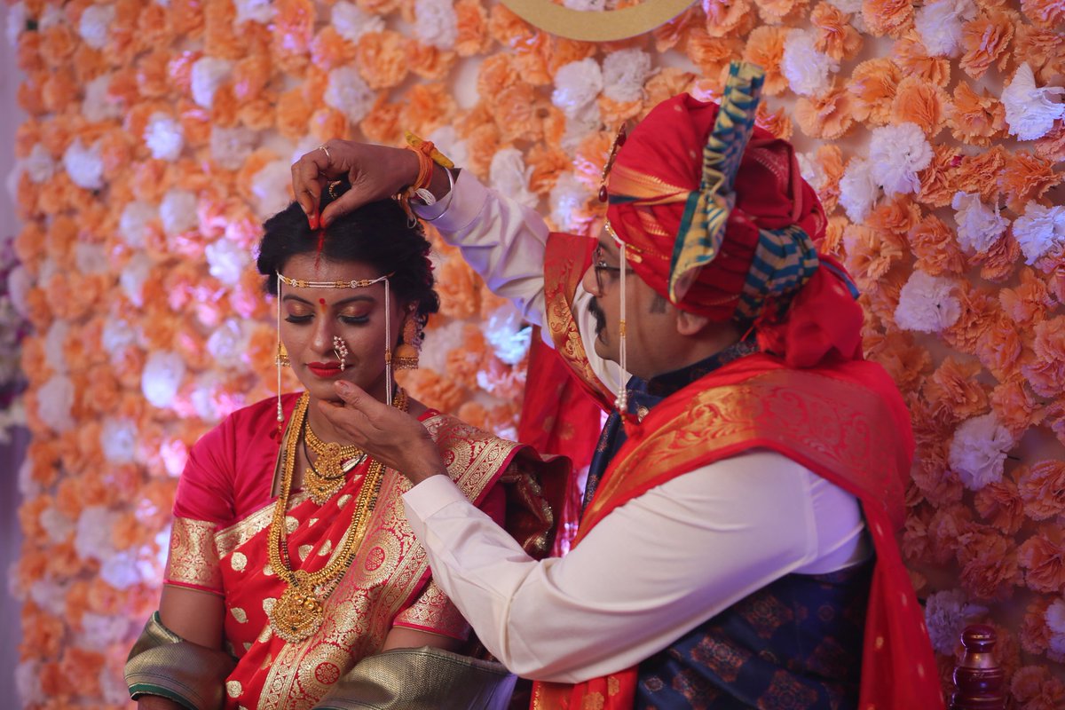 manoranjanvishw's tweet photo. संगीत देवबाभळी फेम अभिनेत्री शुभांगी सदावर्ते आणि याच नाटकाचे संगीत दिग्दर्शक आनंद ओक अडकले विवाहबंधनात 💗 नवदाम्पत्याला पुढील वाटचालीसाठी मनःपूर्वक शुभेच्छा💐💐
नां��ा सौख्यभरे 💐💐💗
#ShubhangiSadavarte #Devbabhali
@teambhadrakali https://t.co/5gypqiu7XF