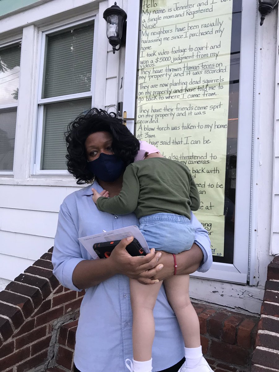 LucyYang7's tweet image. Jennifer McLeggan is a nurse and single mother. She says she has tried to be a good neighbor since moving into her Valley Stream home 3 years ago.
But she claims her next door neighbors continue to harass and intimidate her 1/2
@ABC7NY