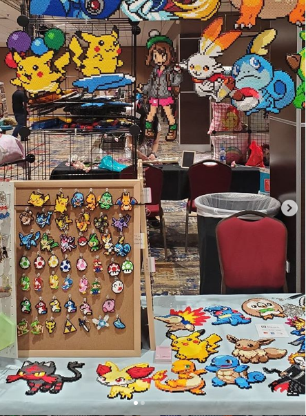 peckapon's tweet photo. Hello everyone! I am Peckapon and I make perlers and sell at conventions a few times a year! 

I'm working on a new online shop so feel free to take a look if you want https://t.co/OfZih3Pot3

#NobodyArtistClub https://t.co/BwTXWYFst3