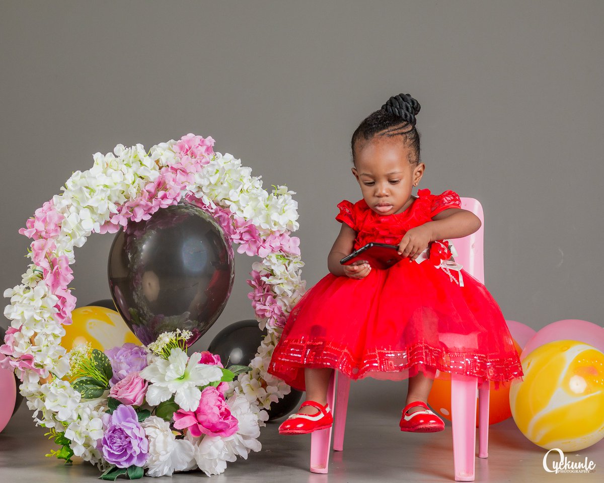 Itsmercyboi's tweet photo. T.E.N.I on the ONE...
Wardrop manager: @oludareesther 
Flower: @rainbow_jevents 
Shot by @oyekunlephotography 
#oneyearold #1year #babyshoot @ladyinredng #thephotographycircle #oyekunlephotography #abujabirthdays #babybirthday https://t.co/dbLd4nE2cW