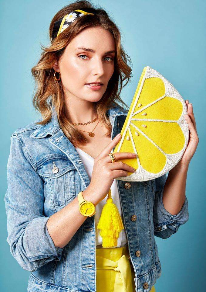 CCLaBallena's tweet photo. Cuando la vida te dé limones, ¡toma limonada y nuestro elegante bolso! 🍋🍋🍋 https://t.co/afVT4Gvkon
#BijouBrigitte 📍 #cclaballena
#Rebajas #IslasCanarias #CanaryIslands #Spain #happyday #mall #Shopping #Shoppingday #Shoppingtime #Shoppingtherapy https://t.co/fzknzKntQl