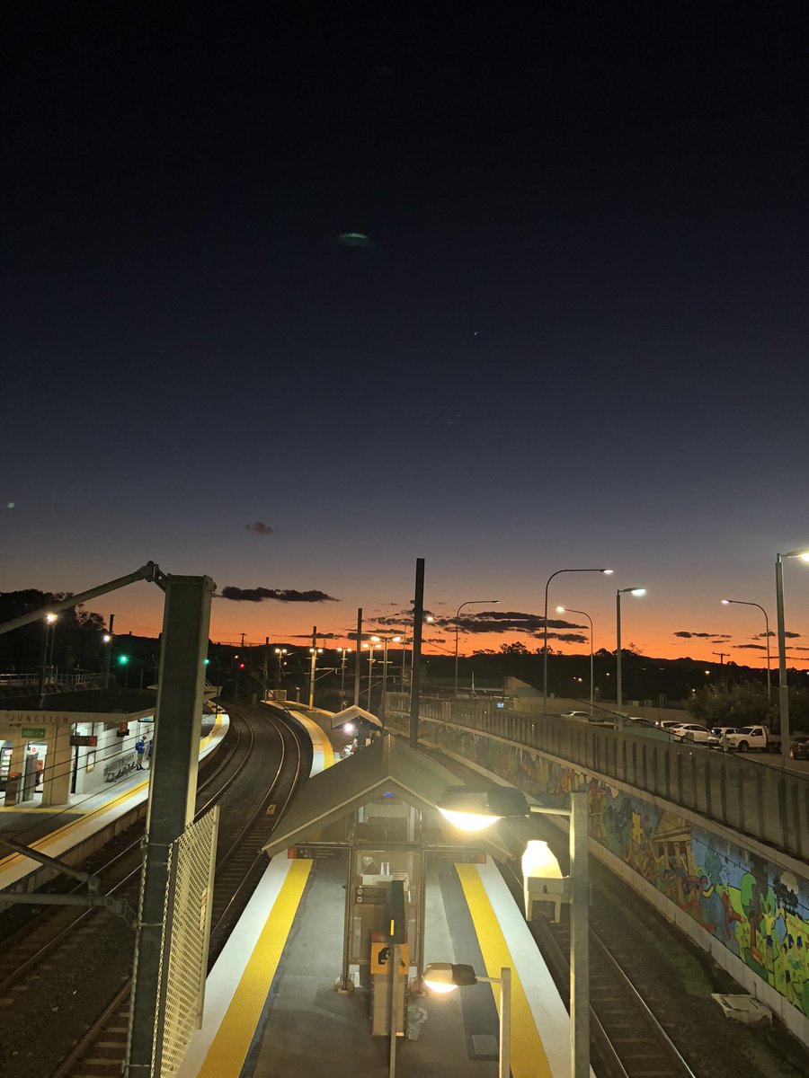 danno085's tweet photo. Back on the hamster wheel #work #commute #brisbane #sunset https://t.co/VEYFhburmb