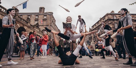 'In times of crisis, creativity and community are needed more than ever, and this audio collection is a brilliant reminder of that'— @PRHAudio to release Edinburgh Unlocked, a a comedy festival in audiobook format featuring with big comedy names. See more: bit.ly/3gLC9js