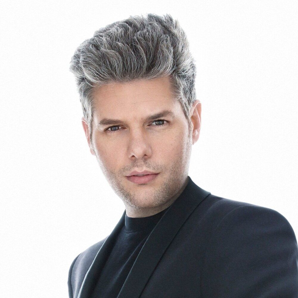 sivcsg's tweet photo. Meet our jury: Barnabás Kelemen - https://t.co/GXjrfJtqtf.

#sivcsg #violin #violincompetition #singapore #classicalmusic #barnabaskelemen https://t.co/q9jgrgXNlV