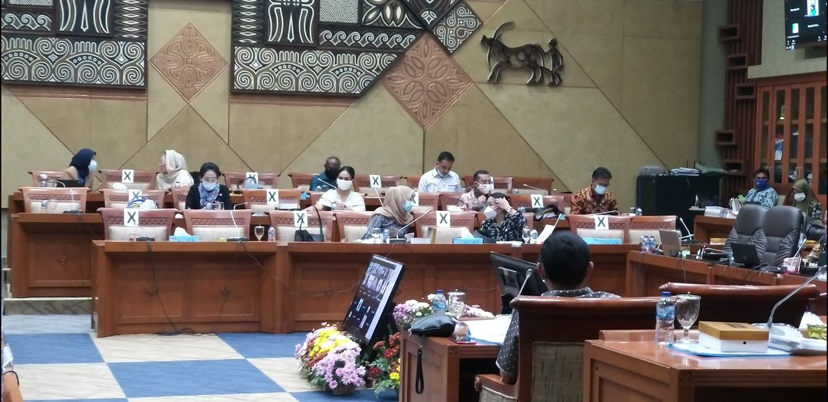 Rapat Dengar Pendapat dengan Pejabat Eselon 1 Kementerian Kesehatan RI. <a href="/KemenkesRI/">Kementerian Kesehatan RI</a>  <a href="/FraksiPKB/">Fraksi PKB DPR RI</a> <a href="/DPP_PKB/">DPP PKB</a> <a href="/DPR_RI/">DPR RI</a> <a href="/radarbangsa_com/">radarbangsa.com</a>

#lawancovid_19 
#penanganancovid_19 
#anggotadprrikomisiix #dapiljatimvi #blitar #kediri #tulungagung