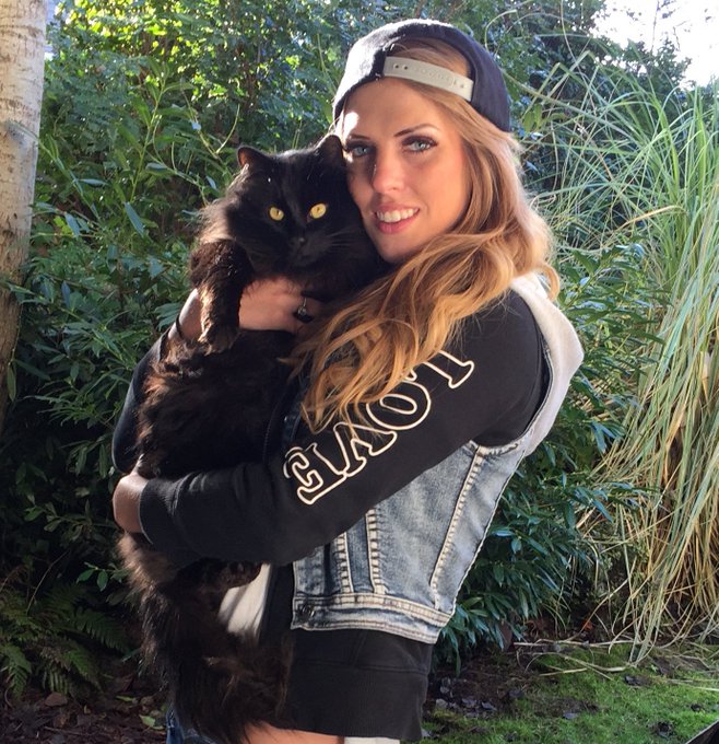 I am so heartbroken beyond belief💔💔 my Bootsie passed away today. I am a mess. I miss you big boy. I<a href="/tag/halloween"class="tags"><span>#halloween</span></a>