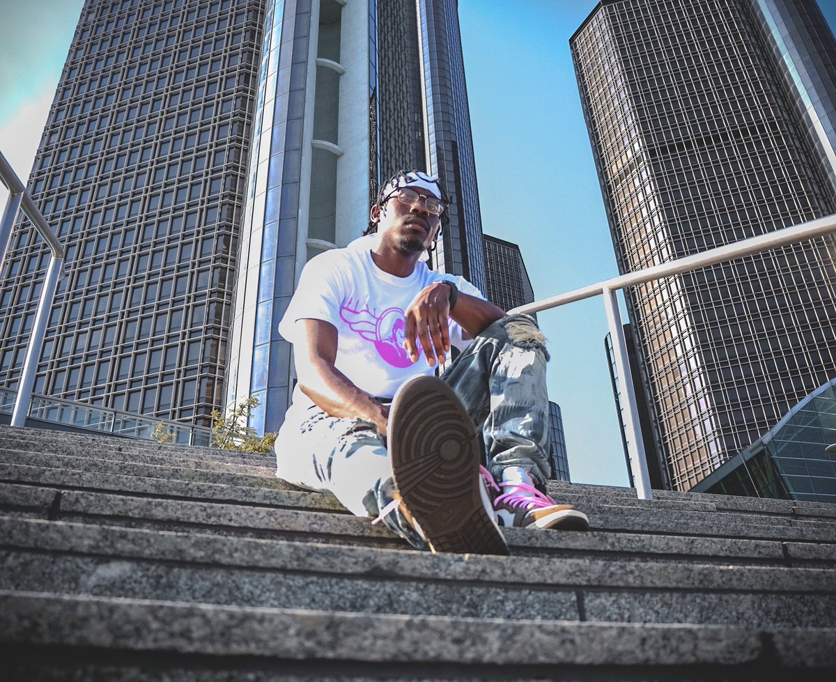 TweezThaWarden's tweet image. youtu.be/f3x44qsoq1o