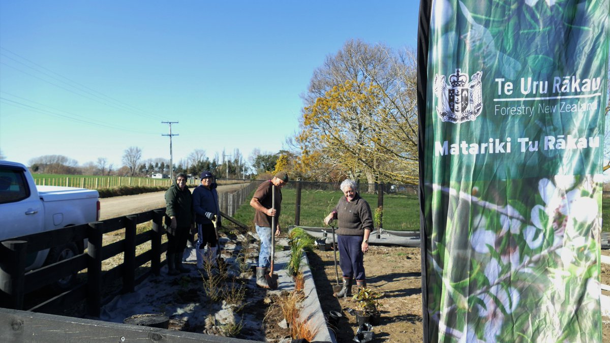 MPI_NZ's tweet photo. Awesome to mark the start of Matariki by helping Huramua Marae in Wairoa plant native trees so they could create a special place for future generations to enjoy while honouring their people from the past. Support for the planting was provided by our Matariki Tu Rākau programme. https://t.co/JNHEckNFwk