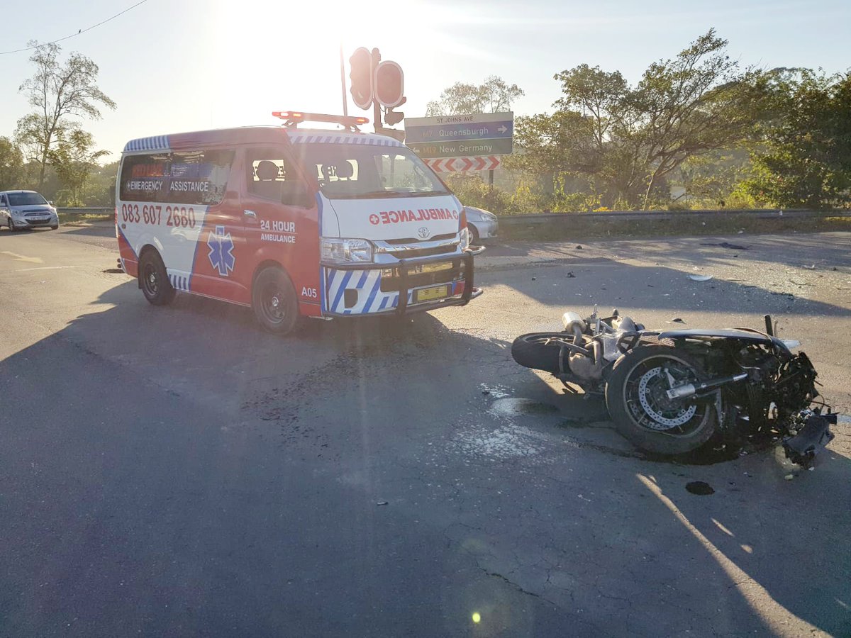 RedlineResponse's tweet photo. @_ArriveAlive @ecrtraffic @FatalMoves Biker Down St John's over M13 Bridge. #redlineresponse https://t.co/ofTHesY6bS