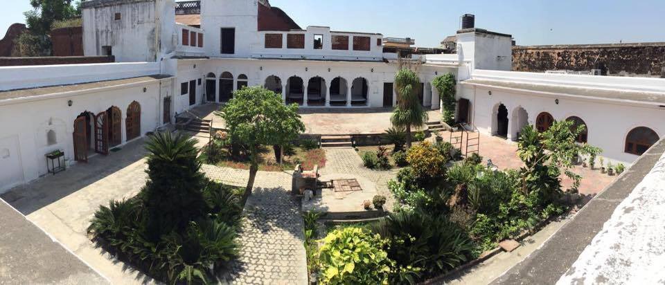 मेरा घर 🏡🌟#RangMahal Mughal Era Architecture (300*Years Old)
 #Mughals #architecture #KingMakers #Islamic #History #India #Travel #MughalEra 
@iamrana