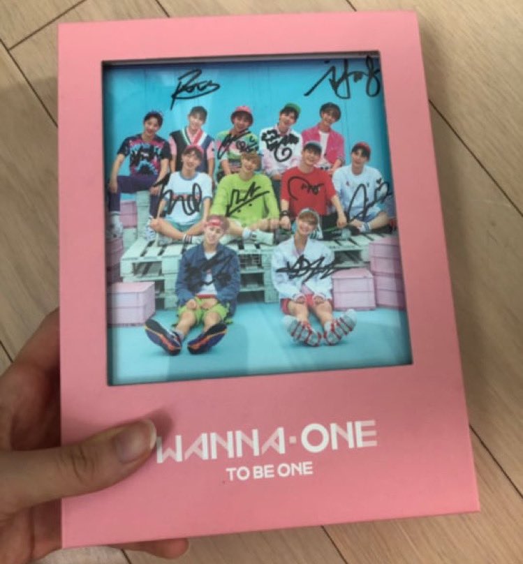 WANNA ONE SIGNED ALBUM2,800still in koreadm to avail