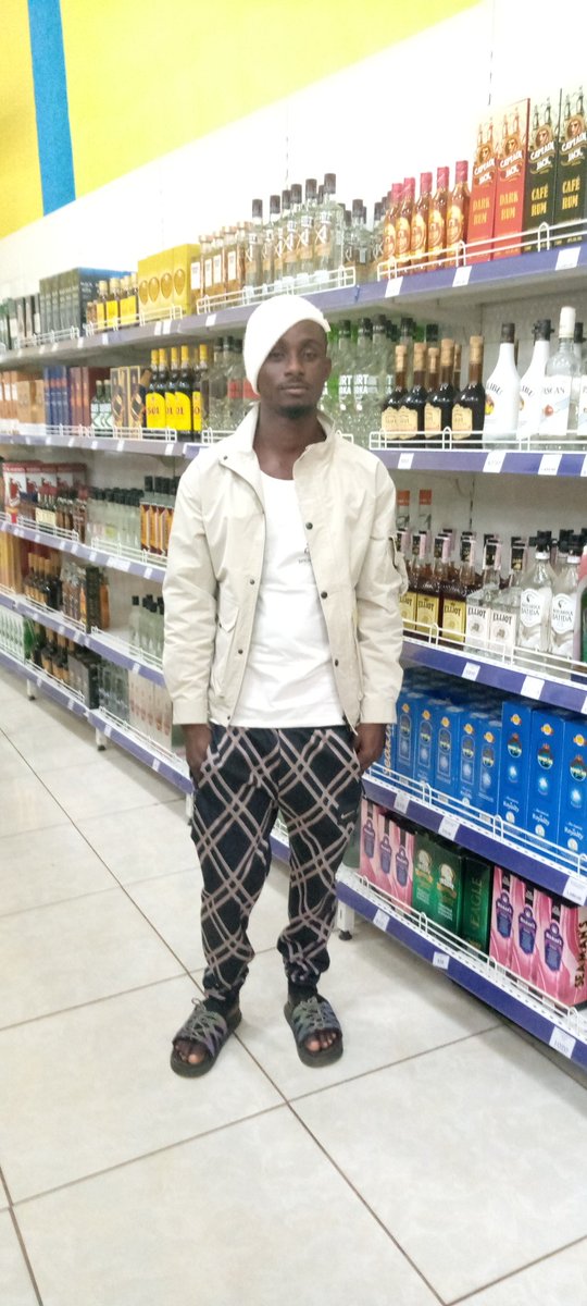 Deflor18's tweet image. Happiness is free