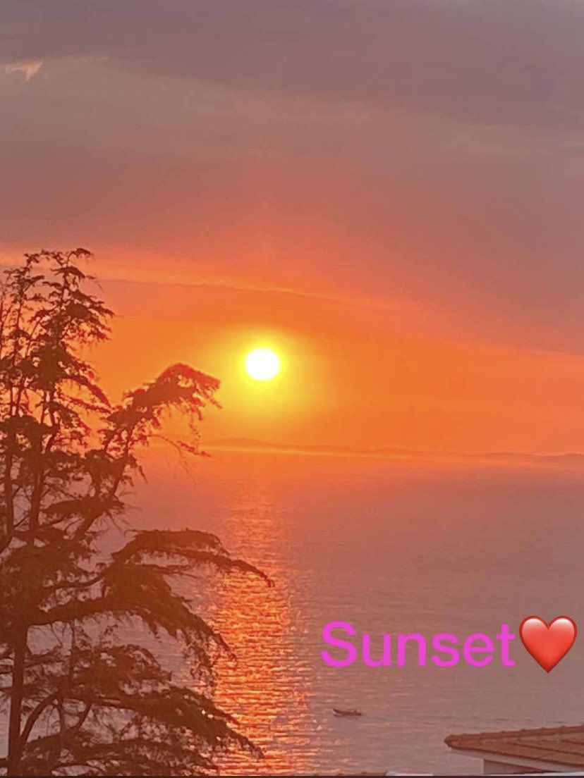 diddinyc's tweet photo. #sunset #yesterdaysunset #love
#HomeSweetHome #summer #costierasorrentina #vicoequense
#casamia #picoftheday #pics
β€οΈ https://t.co/vhhMGBNANF