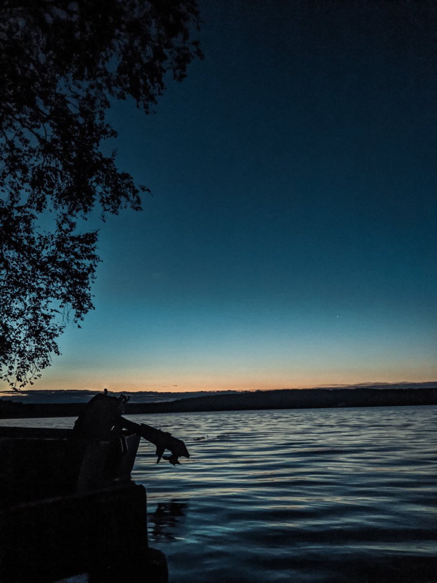 CarsonCook_'s tweet image. Twitter saw it first 🤫 #sunset #lake #camping