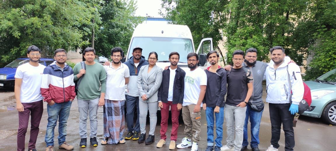 rakshitha_umesh's tweet photo. Namaskara G.C Chandrashekar avre Thank you on behalf of all the kannadiga students (120 👨🏻‍⚕️👩🏻‍⚕️)for helping us in all the possible ways.We are coming to our motherland all because of ur great support. ಧನ್ಯವಾದ🙏@GCC_MP https://t.co/KWoEailAnl