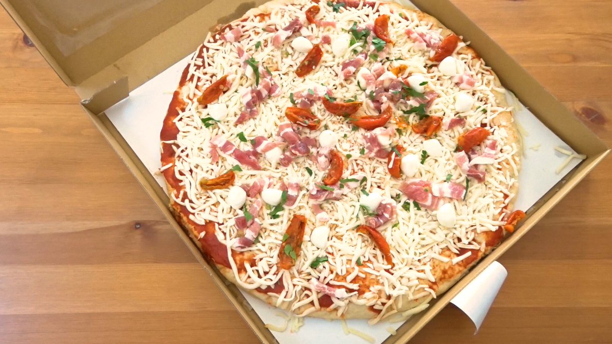Tastytime テイスティータイム 丸型ピザ パンチェッタ モッツァレラ Round Pizza Pancetta Mozzarella 1 498円 税込 おすすめ度 パンチェッタ モッツァレラにローストトマトのオイル漬けもトッピングされていて 3つの具材の相性がとてもよくて Tastytime テイスティータイム 丸型ピザ パンチェッタ モッツァレラ Round Pizza Pancetta Mozzarella 1 498円 税込 おすすめ度 パンチェッタ モッツァレラにローストトマトのオイル漬けもトッピングされていて 3つの具材の相性がとてもよくて