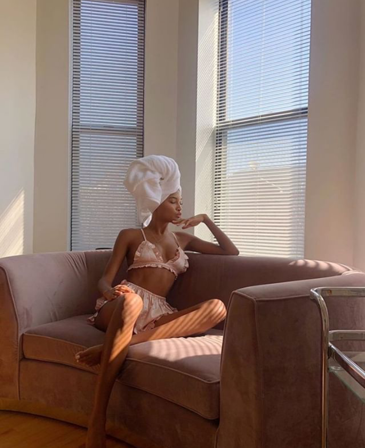 YwaitBeauty's tweet photo. Normalise not having a super long to-do list and taking time to rest! 
https://t.co/wekdJr455d https://t.co/OoLIMfepFJ