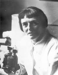  #JewishPrivilege is trending. I'm not telling my family story but how about a THREAD of Scottish Jewish women & their achievements? 1st, zoologist & geneticist Charlotte Auerbach wrote 90 scientific papers & was a fellow  @news_RSE. Anti-apartheit, pro CND. Legend. /1