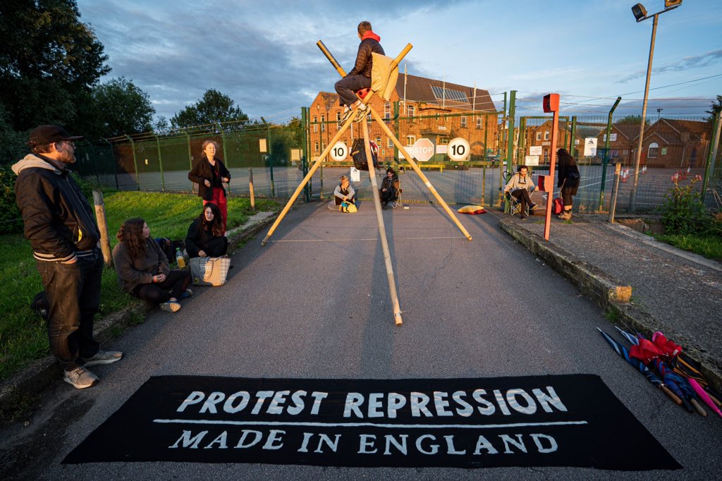 BREAKING: Protesters are gathering here in London and  at PW Defence near Derby to call for an end to be manufacture and export of weapons of protest repression. People locked onto gates, with tripod at factory. #protest repression #madeinEngland
