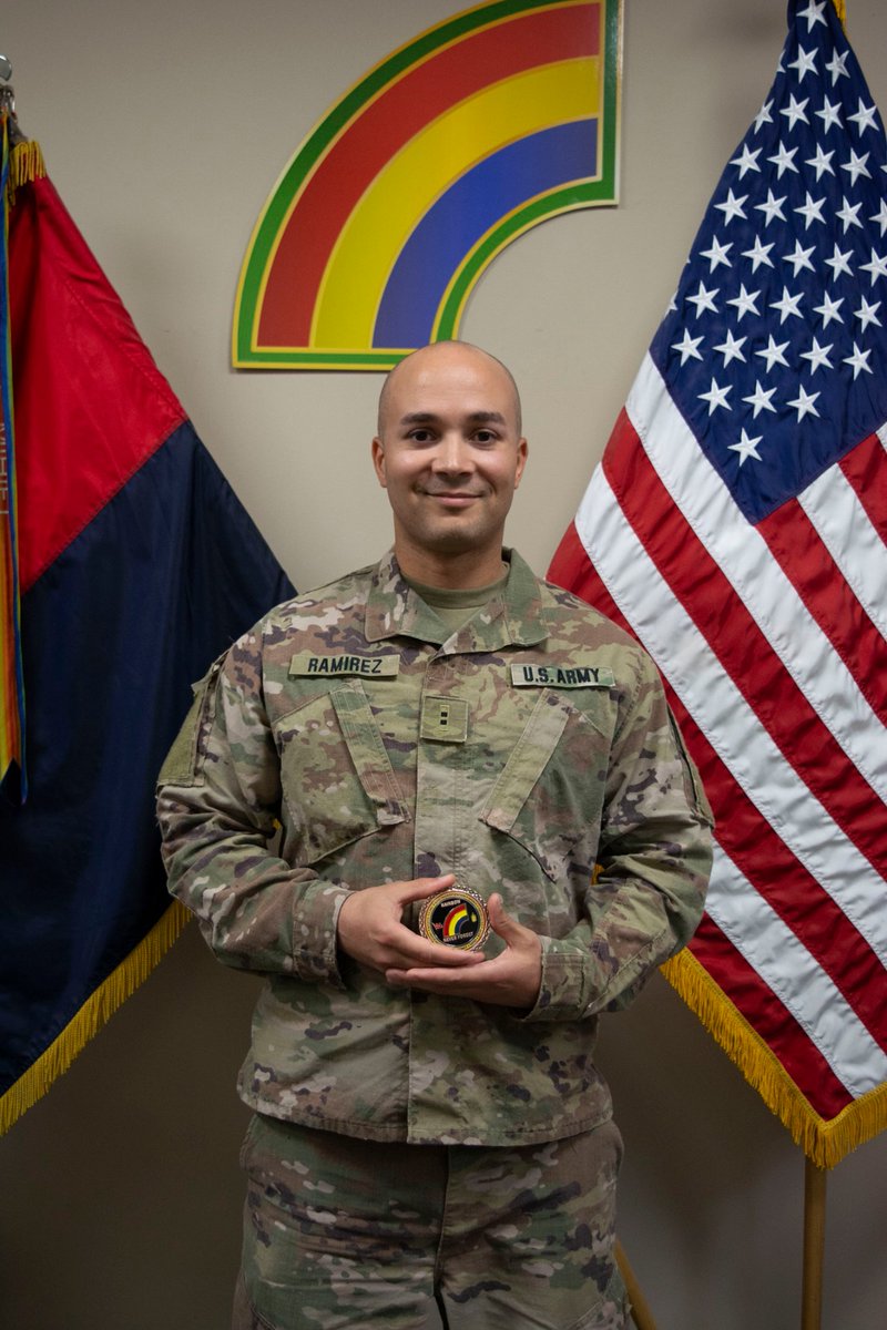 42ndInfantryDiv's tweet photo. Warrant Officer Coined!

Congratulations to Chief Warrant Officer 2 Ramirez on his receipt of a Challenge Coin from Task Force Spartan!

Way to go Sir! https://t.co/5vIbox038s