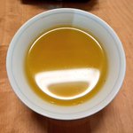 お茶を淹れた際に表面に浮かぶ「ホコリ」は「毛茸（もうじ）」という、若い新芽のうぶ毛らしい!