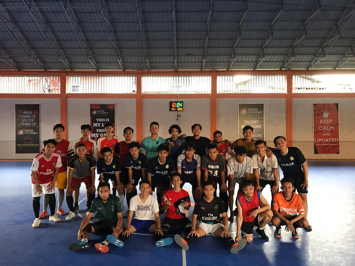 Skuad #funfutsalaisbkl #futsalseruaisbkl with BAPOM IAIN FC

Utk kawan2 Gooners yg lain, ayok join kek kito, dak usah malu2 bosku 😁

#VCC #COYG #arsenal #fairplay