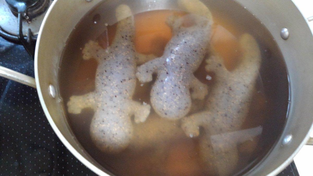 鍋のふたを開けたらすごいのが入っていた 一瞬食べるのをためらうような驚きの鍋の具材がこちら これは 食べられない Togetter 鍋のふたを開けたらすごいのが入っていた 一瞬食べるのをためらうような驚きの鍋の具材がこちら これは 食べられない Togetter