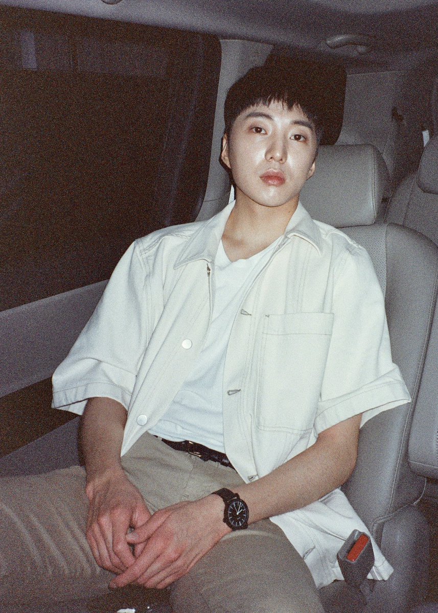 official_yoon_'s tweet photo. 비야 적당히 내려주렴 ㅠ https://t.co/N4GCUBJKwN